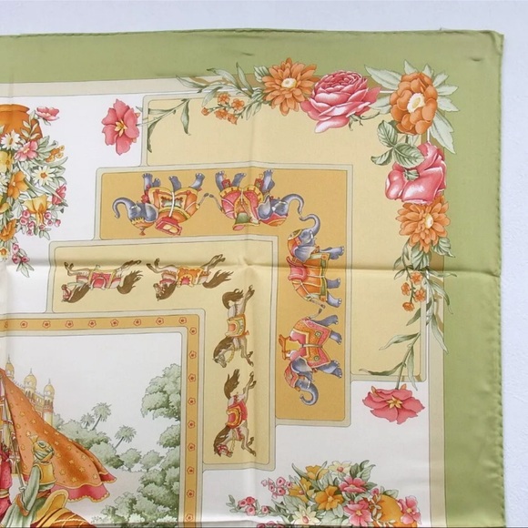 Salvatore Ferragamo Italian Silk Scarf 34.3” w/ Box 🎁 - Picture 13 of 16